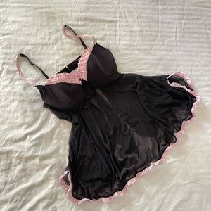 ❌ SOLD ‼️ Pink ruffle slip